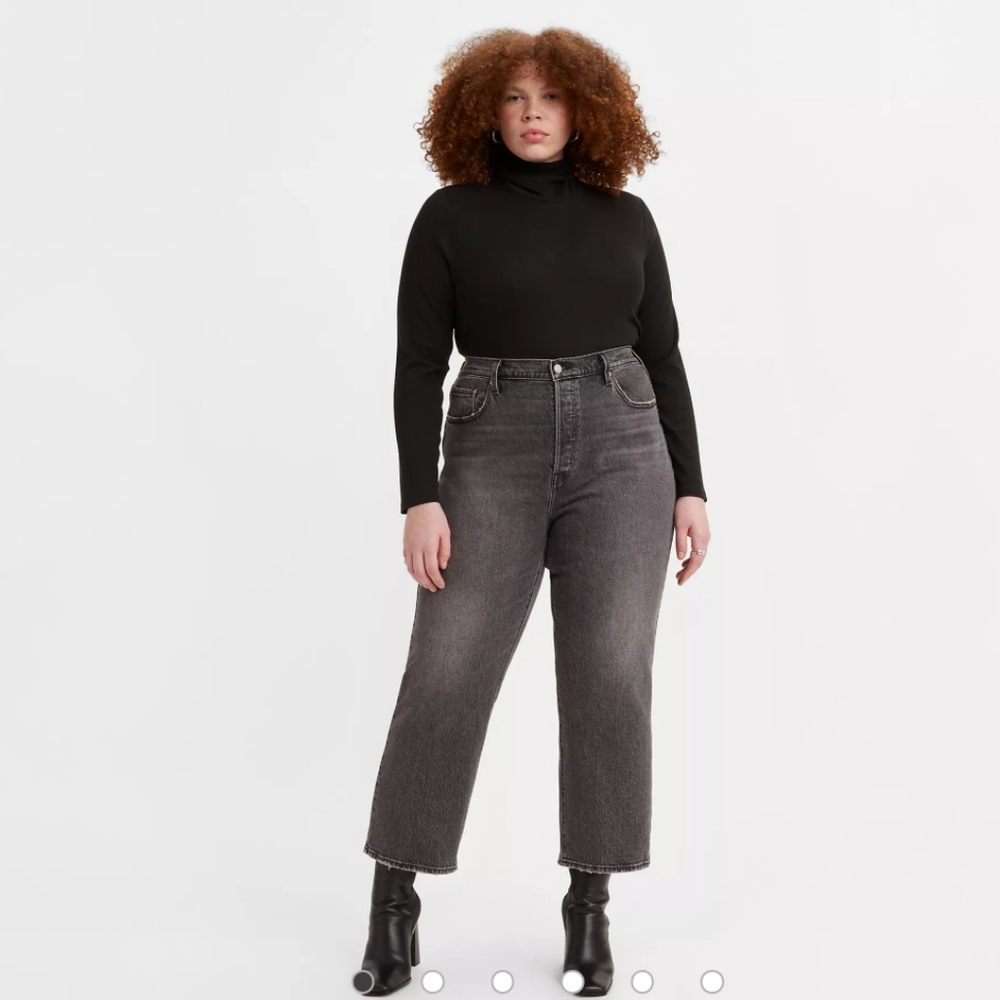 Levi's Women's Charcoal Cropped Jeans